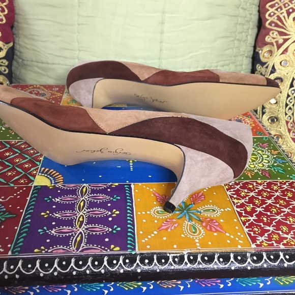 80s Suede Pumps - Picture 8 of 13